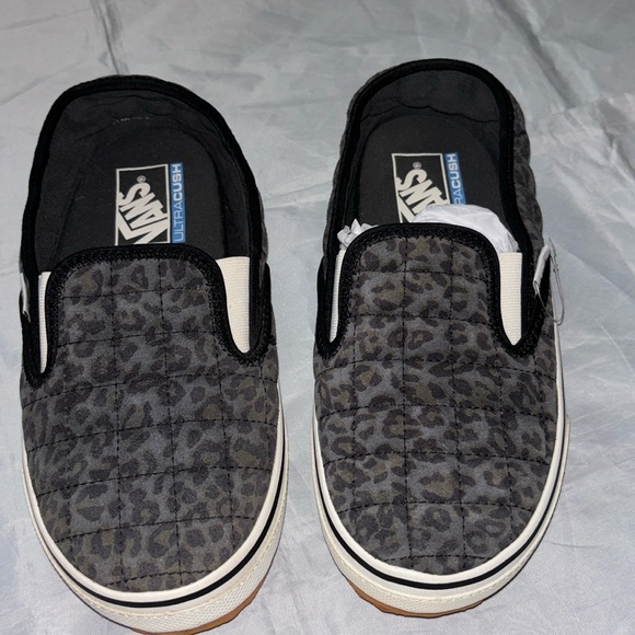 Vans Shoes - VANS Animal Print UltraCush Sneakers (Like New!)